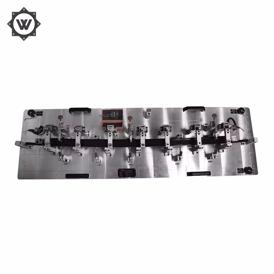 Pièces d'estampage en métal d'usinage CNC vérifiant les composants du montage